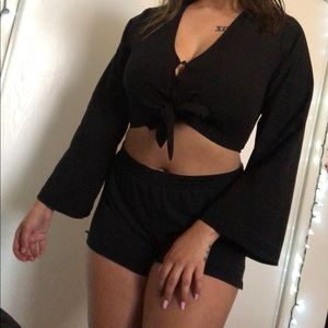 Black long sleeve crop top